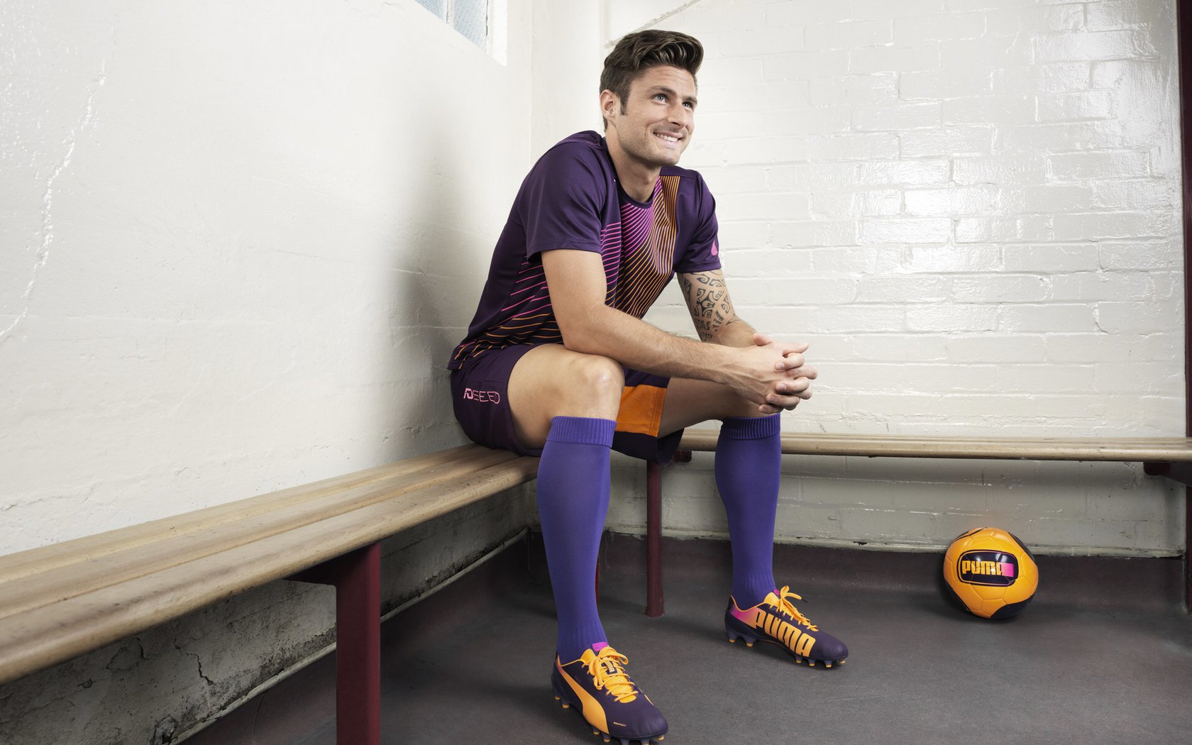 《卫报》：荷兰女足在预选赛中与西班牙队激战，荷兰女足吧