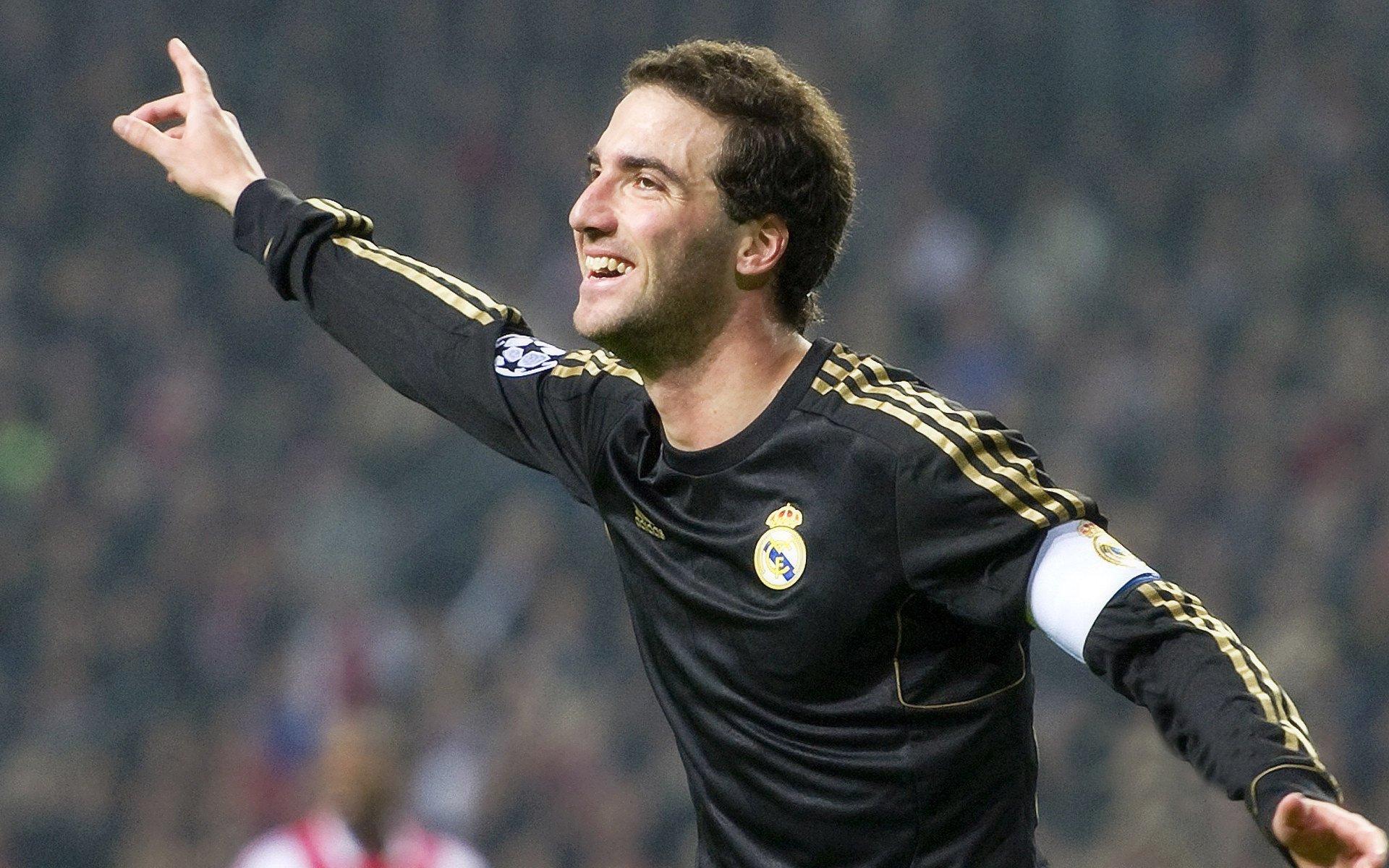 关键封盖：李磊封阻对手最后冲击，稳住胜局！